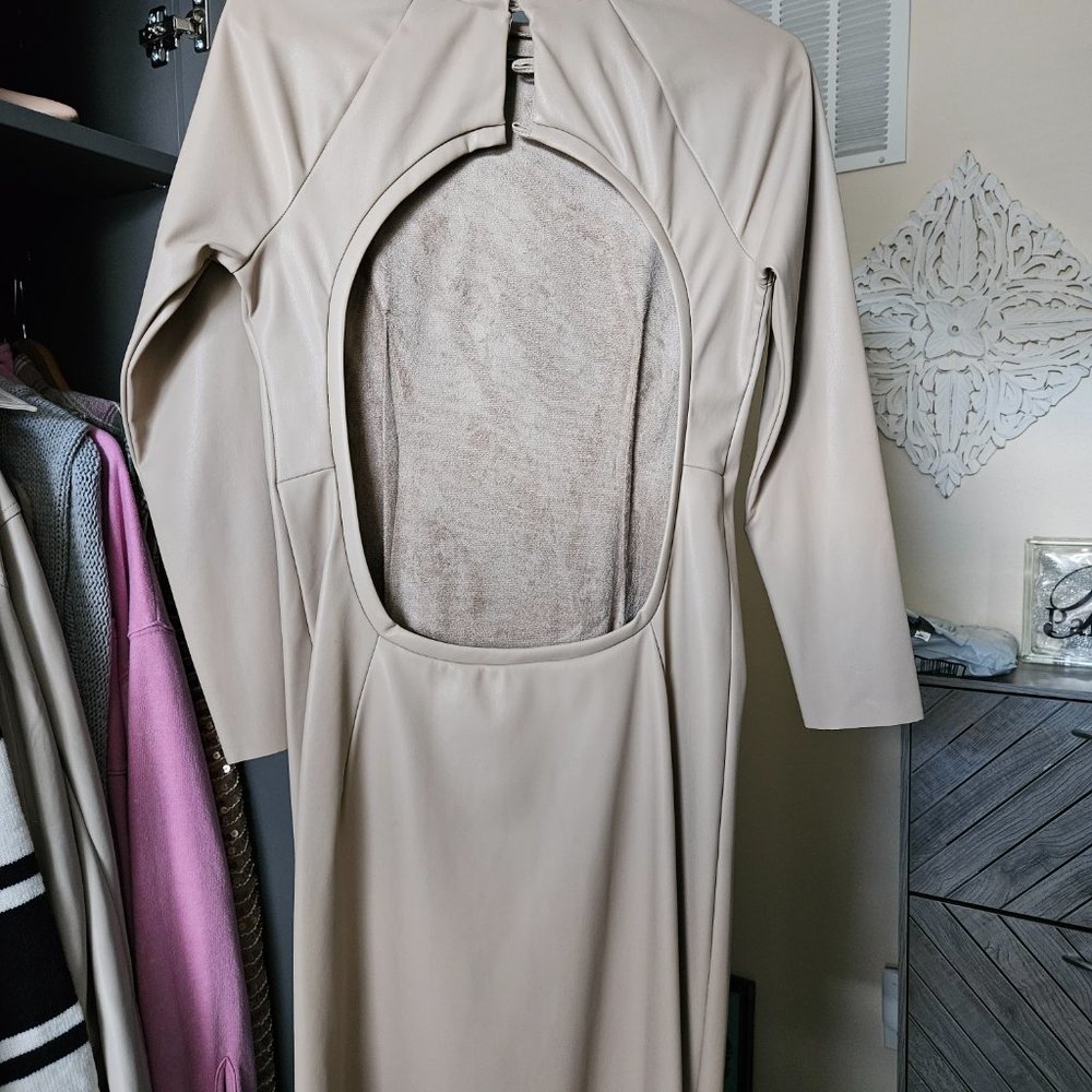 Dress - Picture 2 of 2